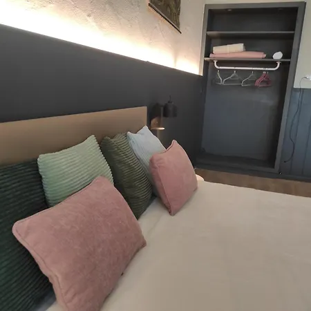 Alte Schule Gaestehaus - Klassenzimmer Loft Appartement *