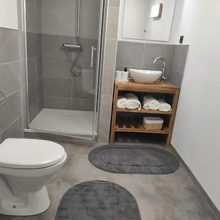 Appartement Alte Schule Gaestehaus - Klassenzimmer Loft Bitburg