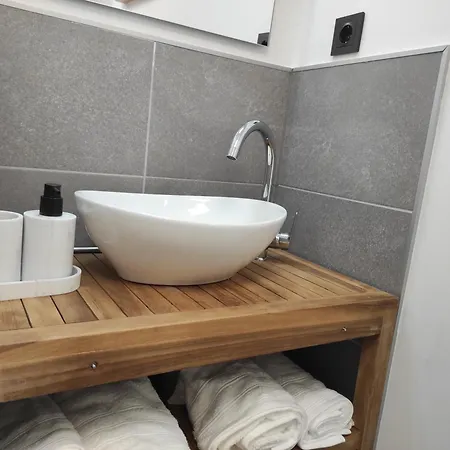 Alte Schule Gaestehaus - Klassenzimmer Loft Appartement Bitburg