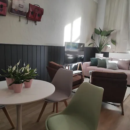 Alte Schule Gaestehaus - Klassenzimmer Loft Appartement Bitburg